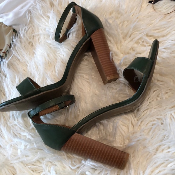 Olive green heels - Picture 5 of 8